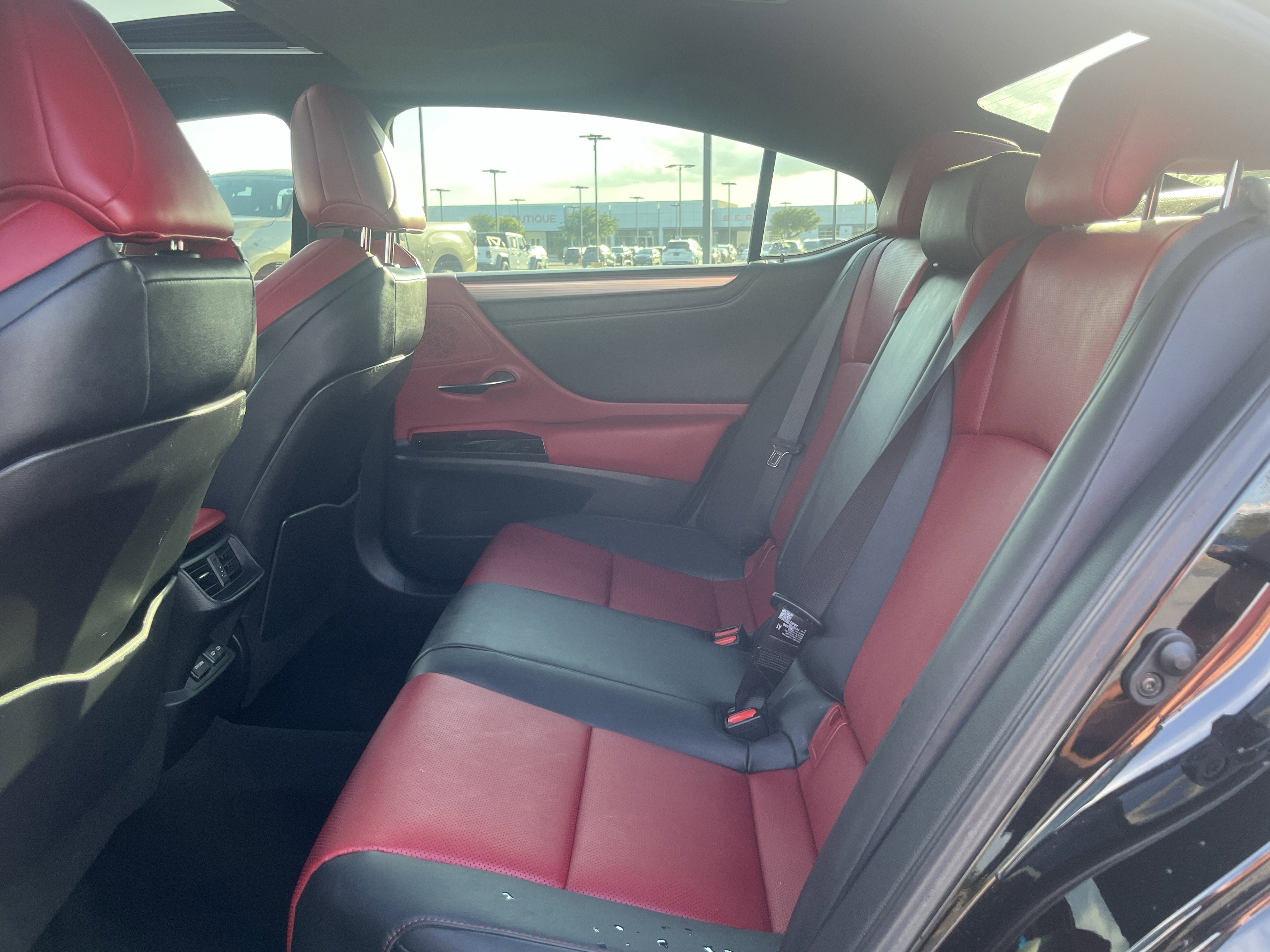 Used 2024 Lexus ES 350 F Sport w/ Accessory Package (Z2) FWD image 33