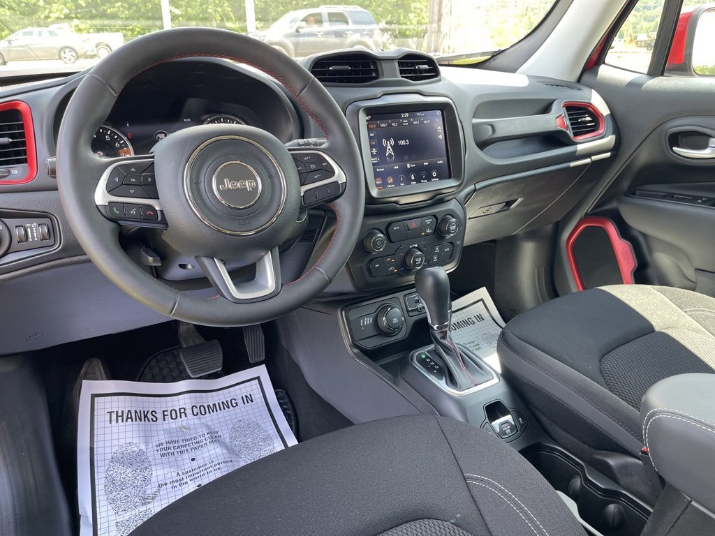 Used 2023 Jeep Renegade Latitude image 12