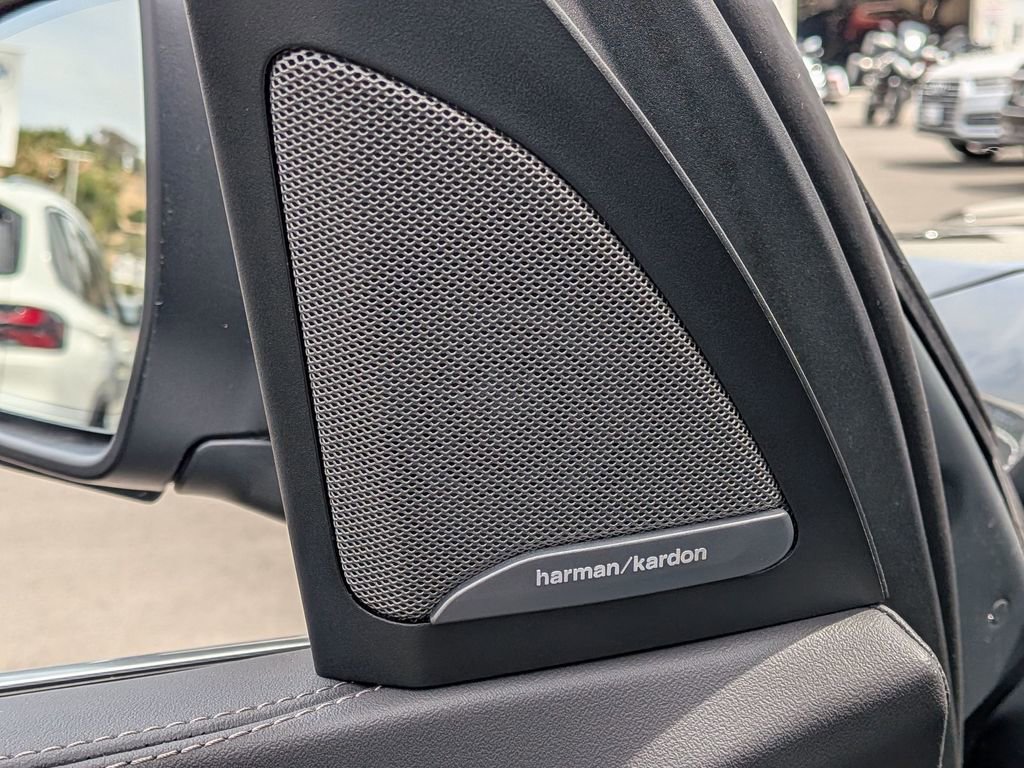 New 2026 BMW X5 xDrive50e image 11