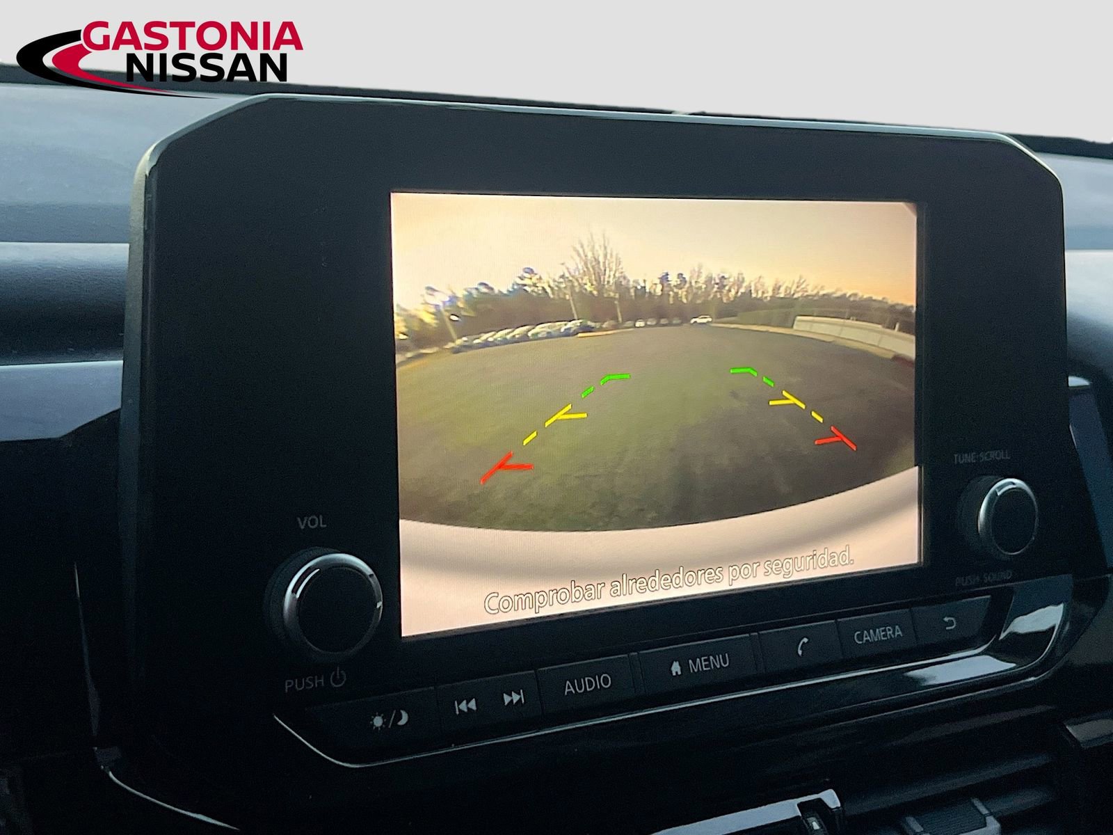 Used 2024 Nissan Pathfinder SV image 17