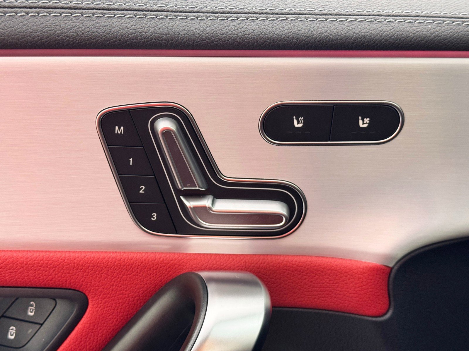 Used 2022 Mercedes-Benz CLA 45 AMG 4MATIC w/ Parking Assistance Package image 17