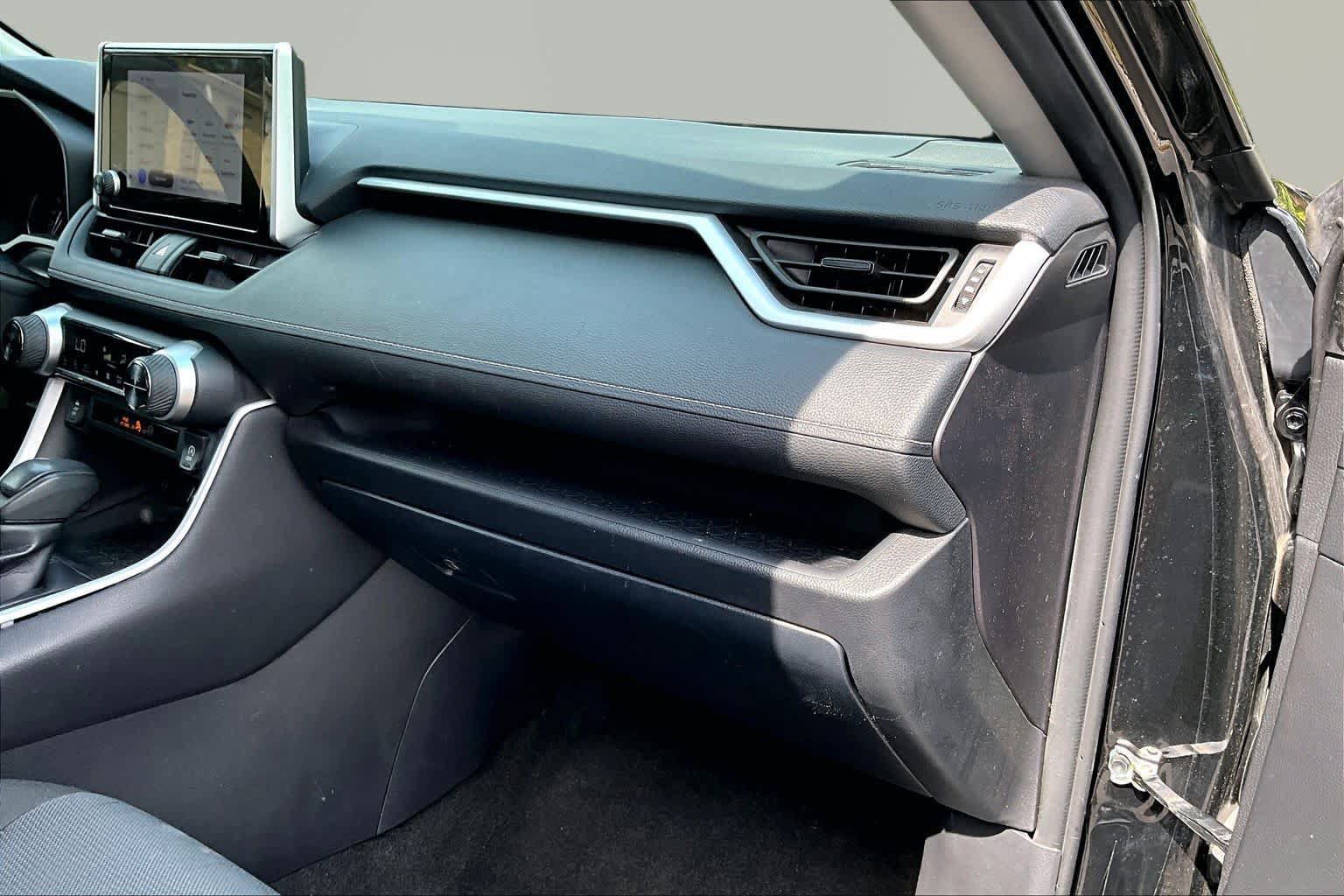 Certified 2025 Toyota RAV4 XLE AWD/4WD image 19