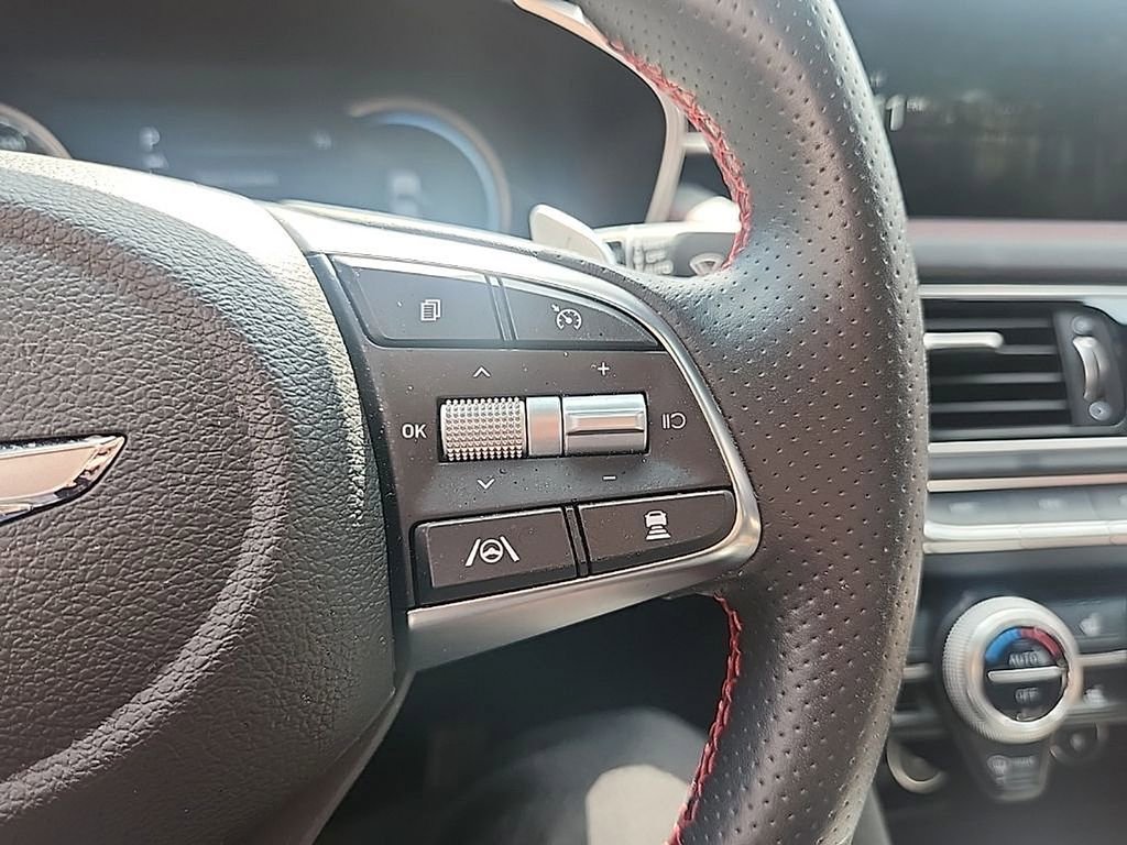 Used 2023 Genesis G70 2.0T w/ Sport Prestige Package image 8