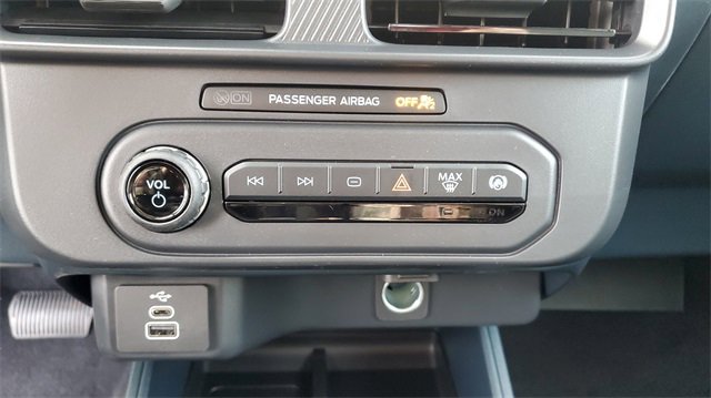 New 2025 Ford Maverick XL w/ Equipment Group 102A image 29