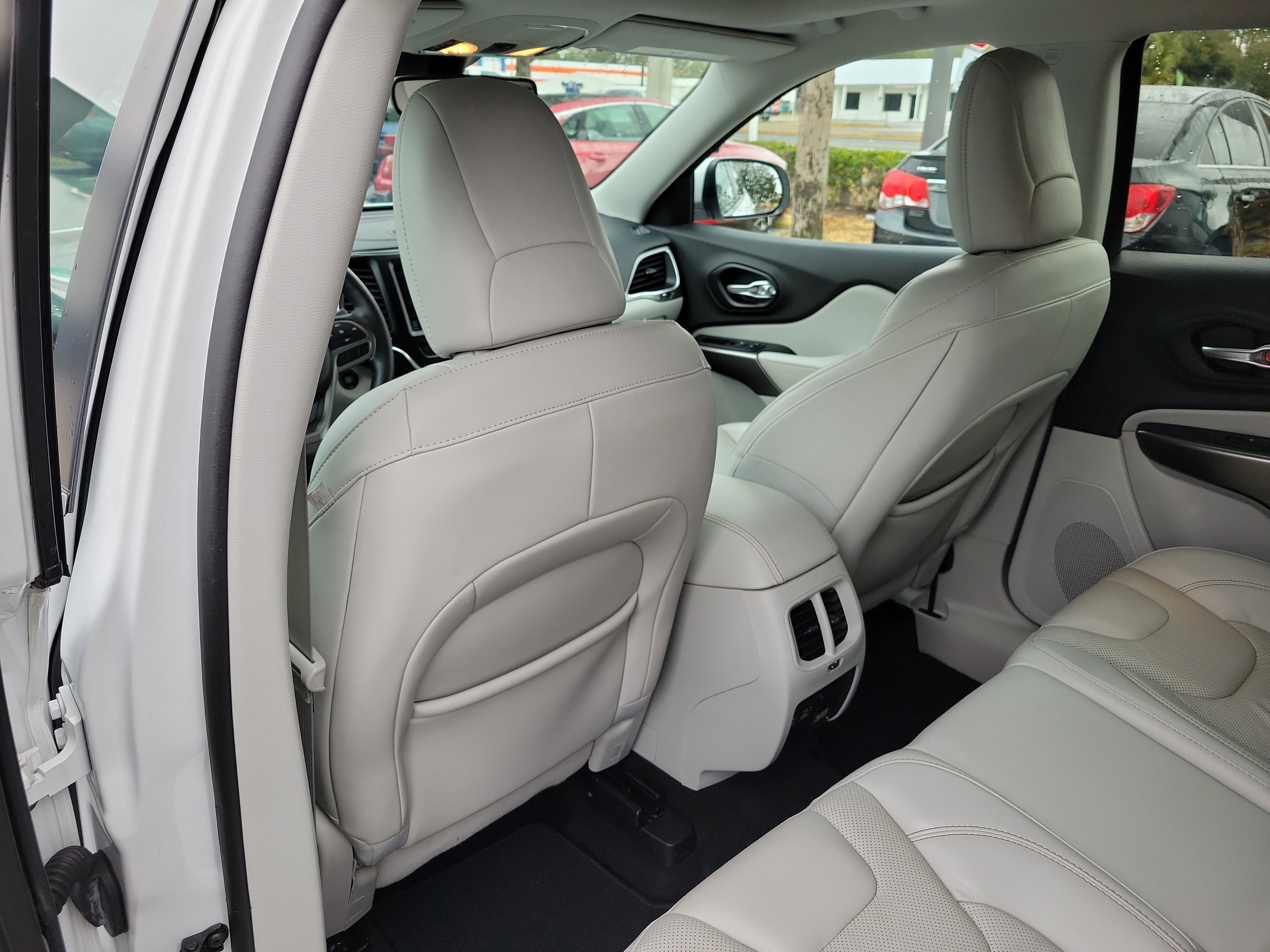 Used 2021 Jeep Cherokee Latitude Lux w/ Sun & Sound Group image 17