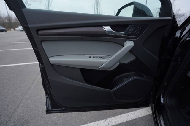 Used 2022 Audi Q5 2.0T Premium w/ Convenience Package image 14