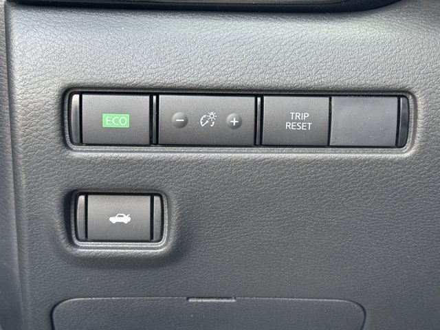 New 2025 Nissan Sentra SV w/ Trunk Package FWD image 9