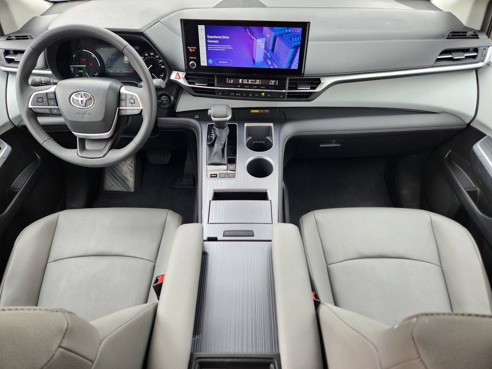 Used 2026 Toyota Sienna XLE FWD image 32
