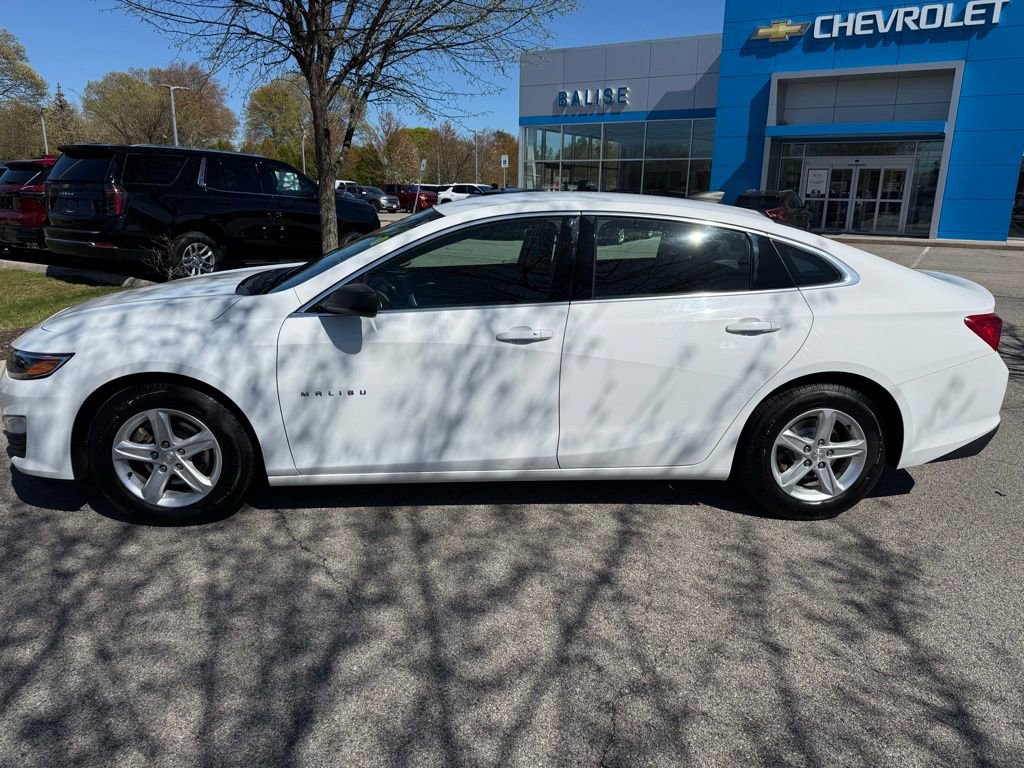 Used 2020 Chevrolet Malibu LS FWD image 2