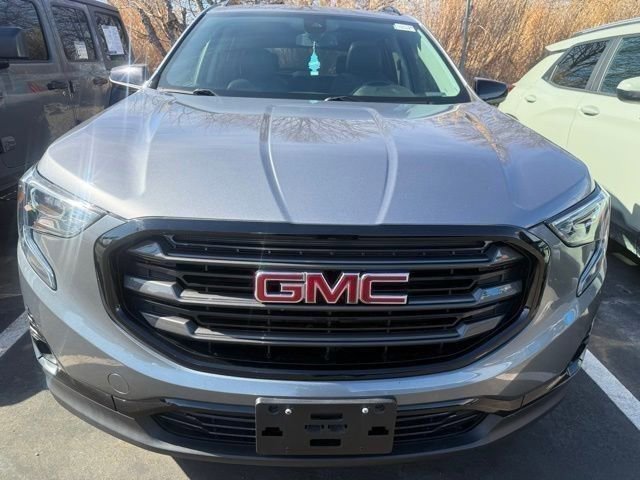 Used 2020 GMC Terrain SLT w/ Preferred Package image 2