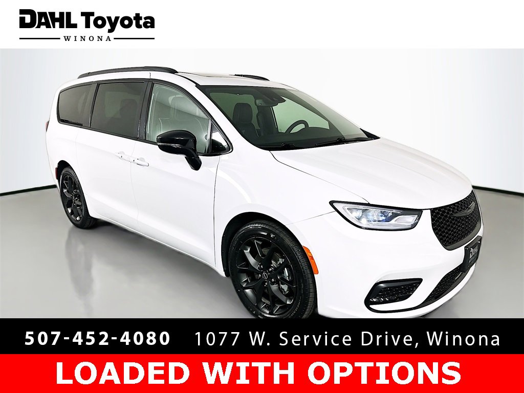 Used 2025 Chrysler Pacifica Limited