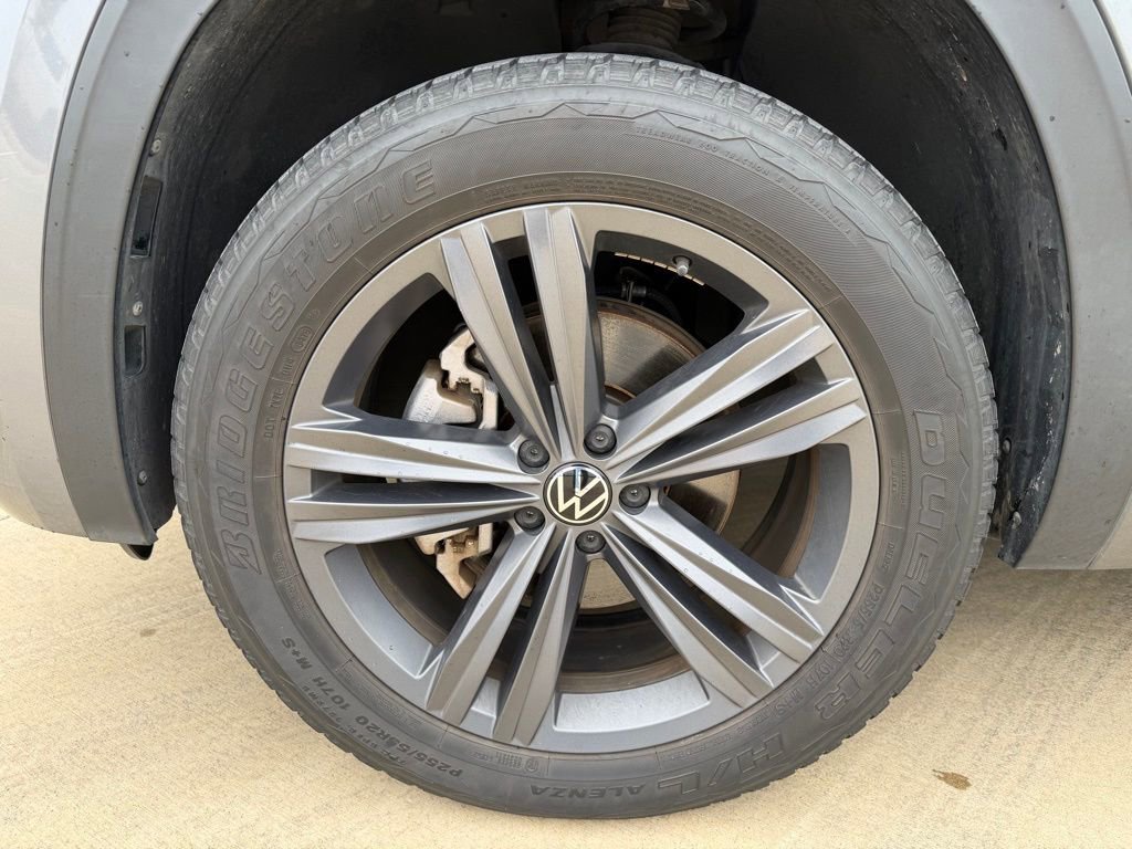 Used 2022 Volkswagen Atlas SEL R-Line image 9