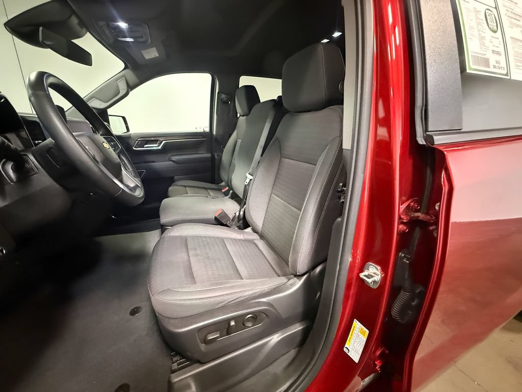 Used 2023 Chevrolet Silverado 1500 LT AWD/4WD image 12