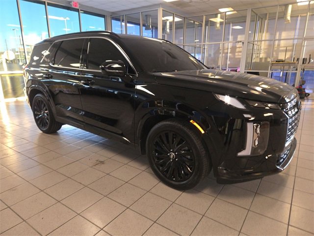 Used 2025 Hyundai Palisade Calligraphy image 2