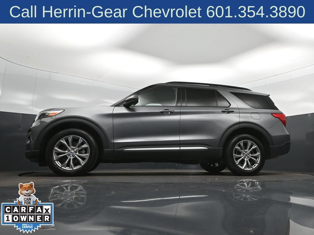 Used 2023 Ford Explorer XLT w/ Equipment Group 202A AWD/4WD image 39