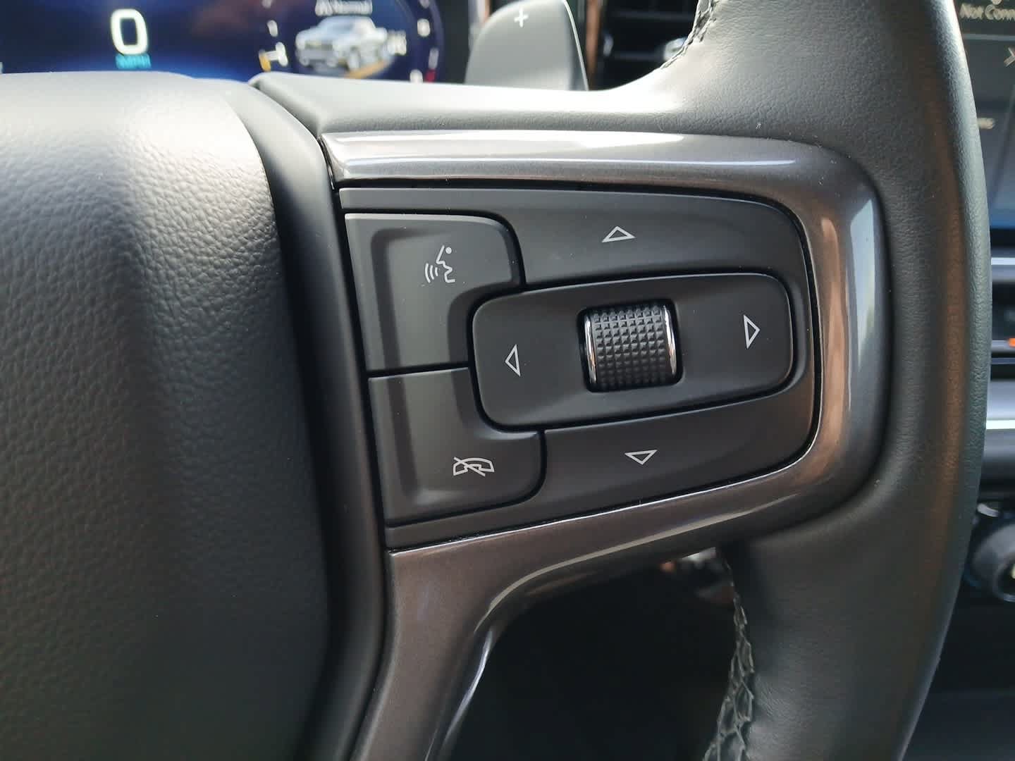 Used 2023 Chevrolet Silverado 1500 High Country w/ High Country Premium Package AWD/4WD image 28