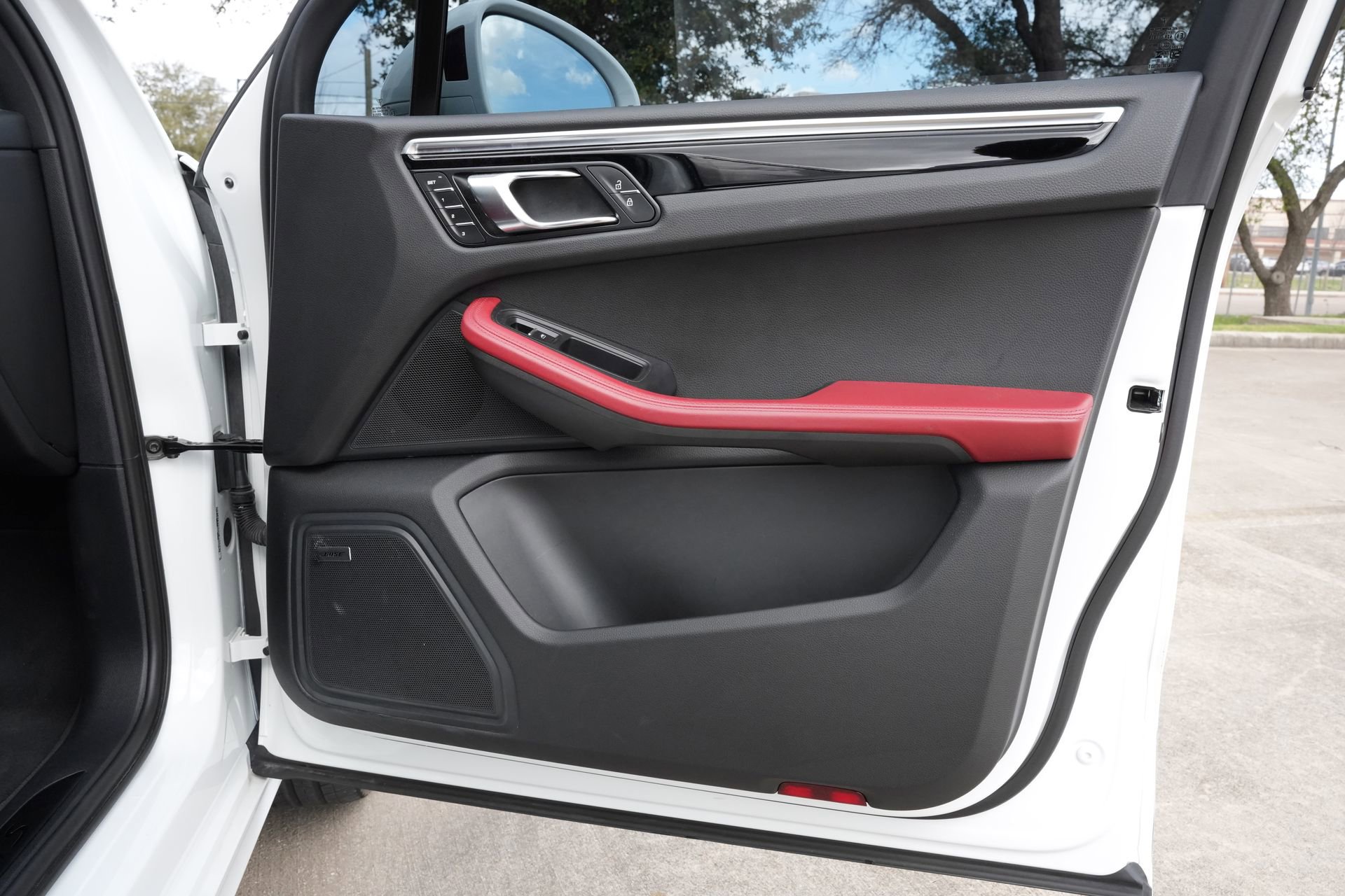 Used 2024 Porsche Macan GTS image 28