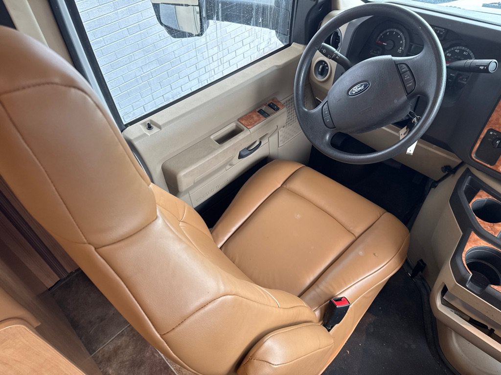 Used 2016 Ford E-450 and Econoline 450 Super Duty w/ Motorhome Prep Package RWD image 17