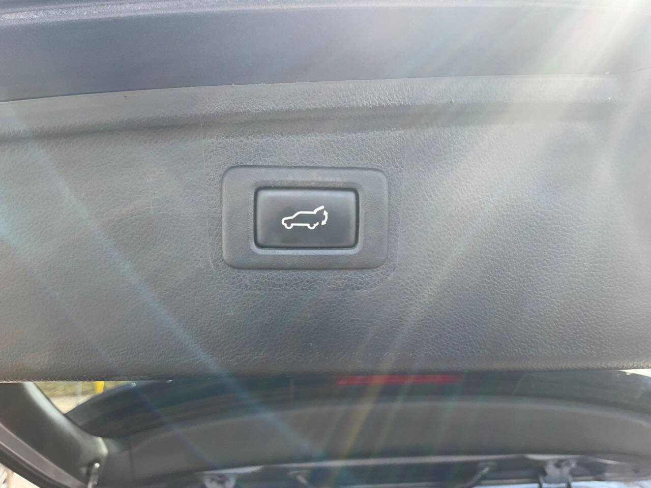 Used 2017 Subaru Outback 2.5i Premium image 11