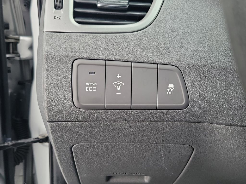 Used 2012 Hyundai Elantra GLS image 20