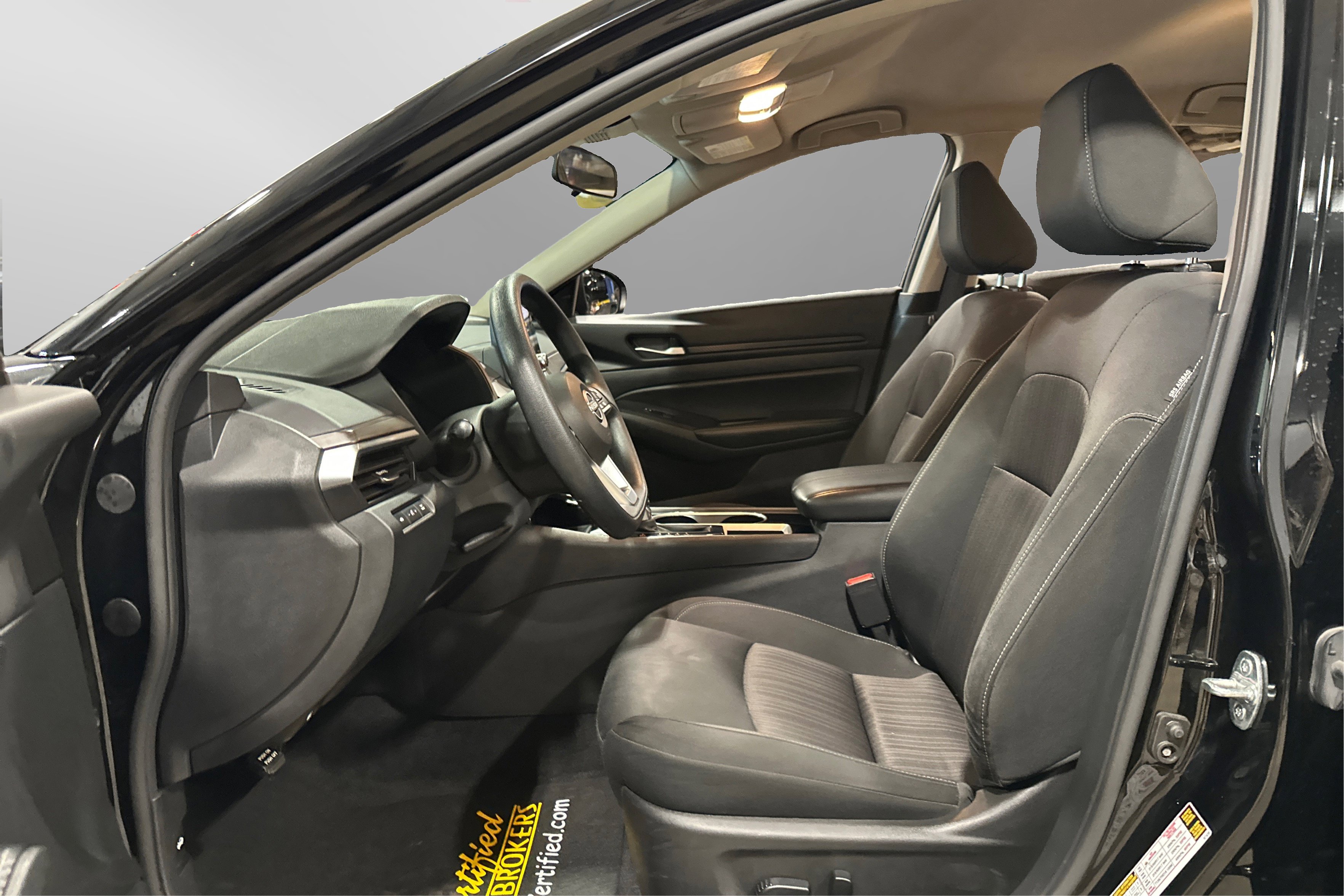 Used 2024 Nissan Altima 2.5 SV image 18