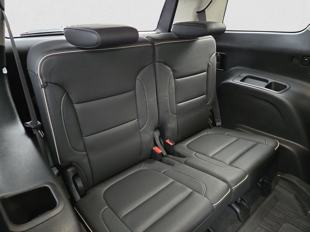 Used 2023 GMC Acadia Denali w/ Black Diamond Edition image 17
