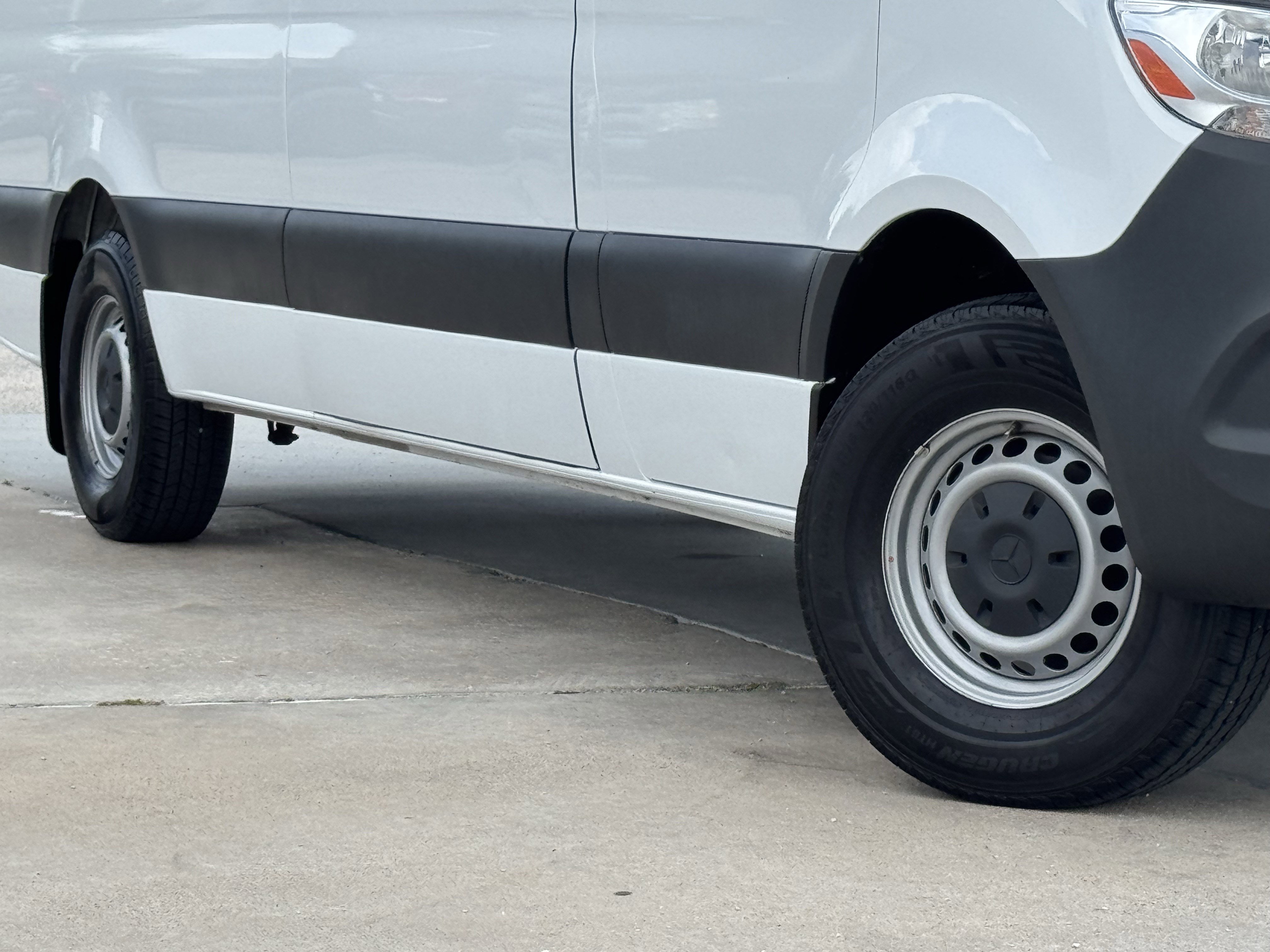 Used 2025 Mercedes-Benz Sprinter 2500 image 12