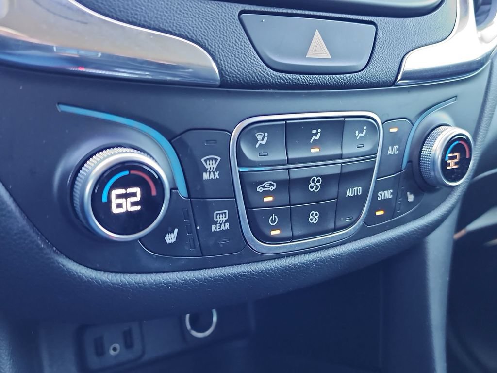 Used 2018 Chevrolet Equinox LT FWD image 18