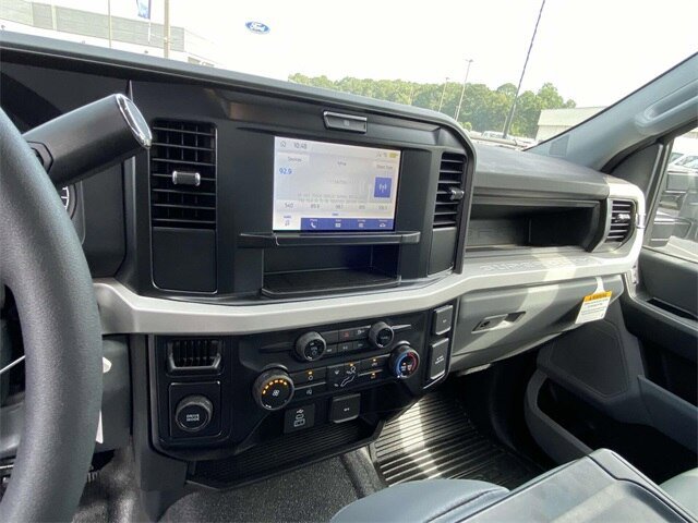 New 2025 Ford F550 2WD Regular Cab Super Duty w/ XL Chrome Package image 29