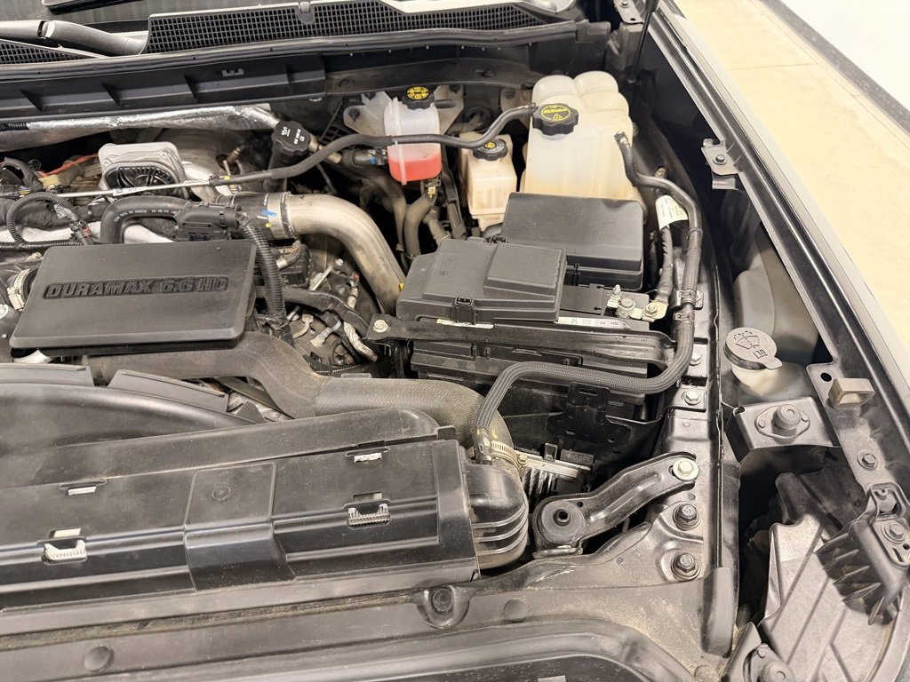 Used 2024 Chevrolet Silverado 2500 LT w/ Midnight Edition image 58