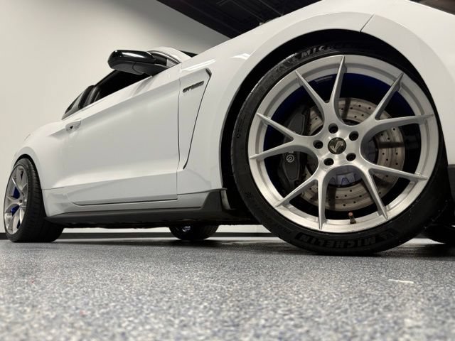 Used 2016 Ford Mustang Shelby GT350 w/ Technology Package RWD image 3