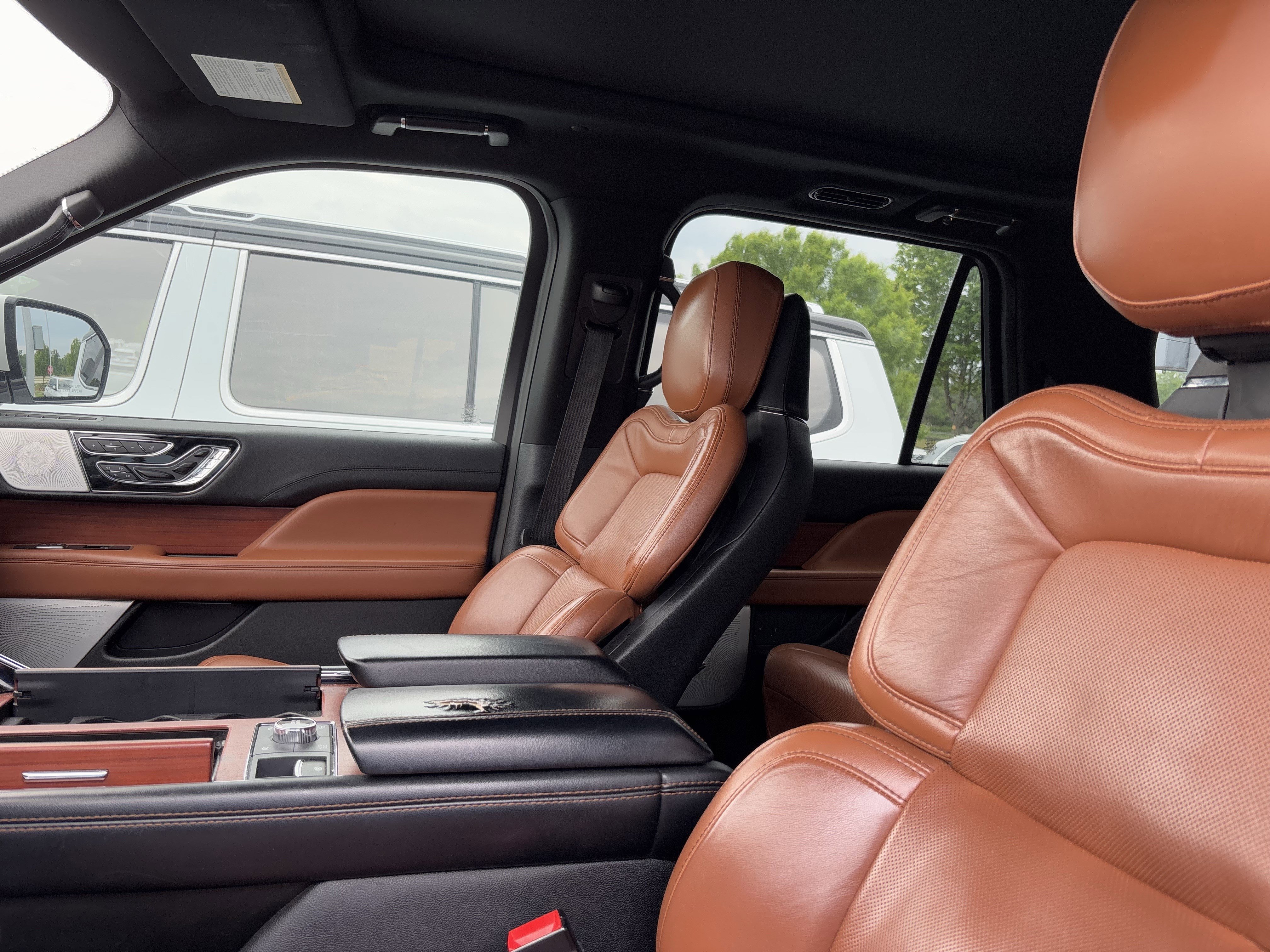 Used 2020 Lincoln Navigator L Reserve w/ Equipment Group 208A Reserve AWD/4WD image 38