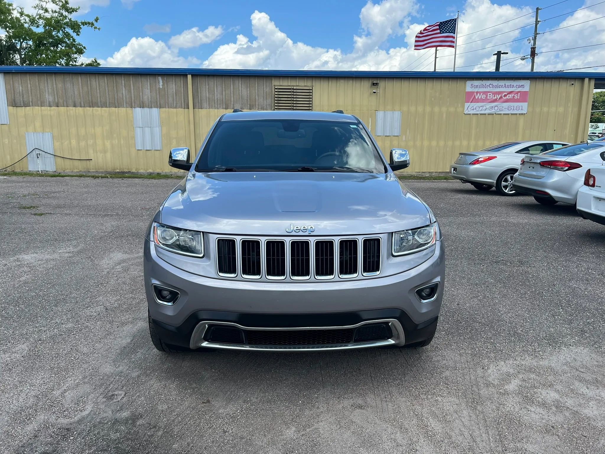 Used 2015 Jeep Grand Cherokee Limited w/ Trailer Tow Group IV RWD image 3