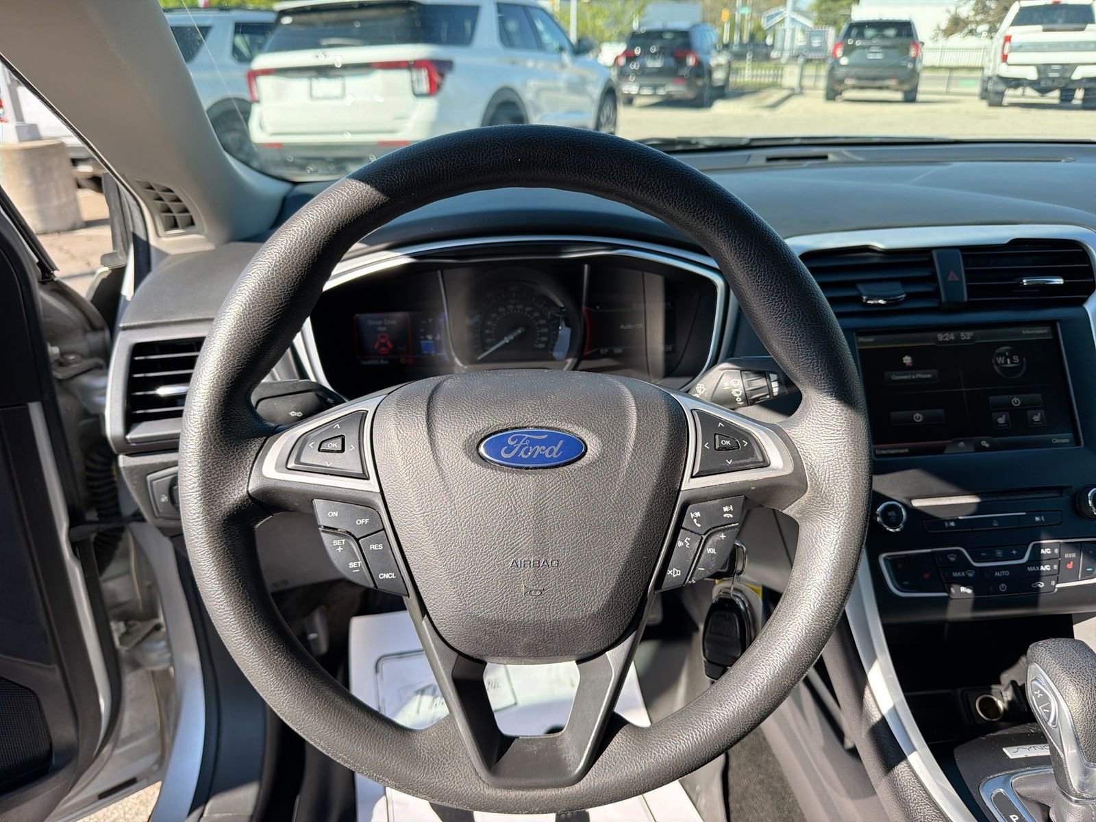 Used 2016 Ford Fusion SE FWD image 23