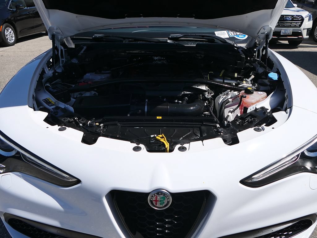 Used 2023 Alfa Romeo Stelvio Veloce AWD/4WD image 26