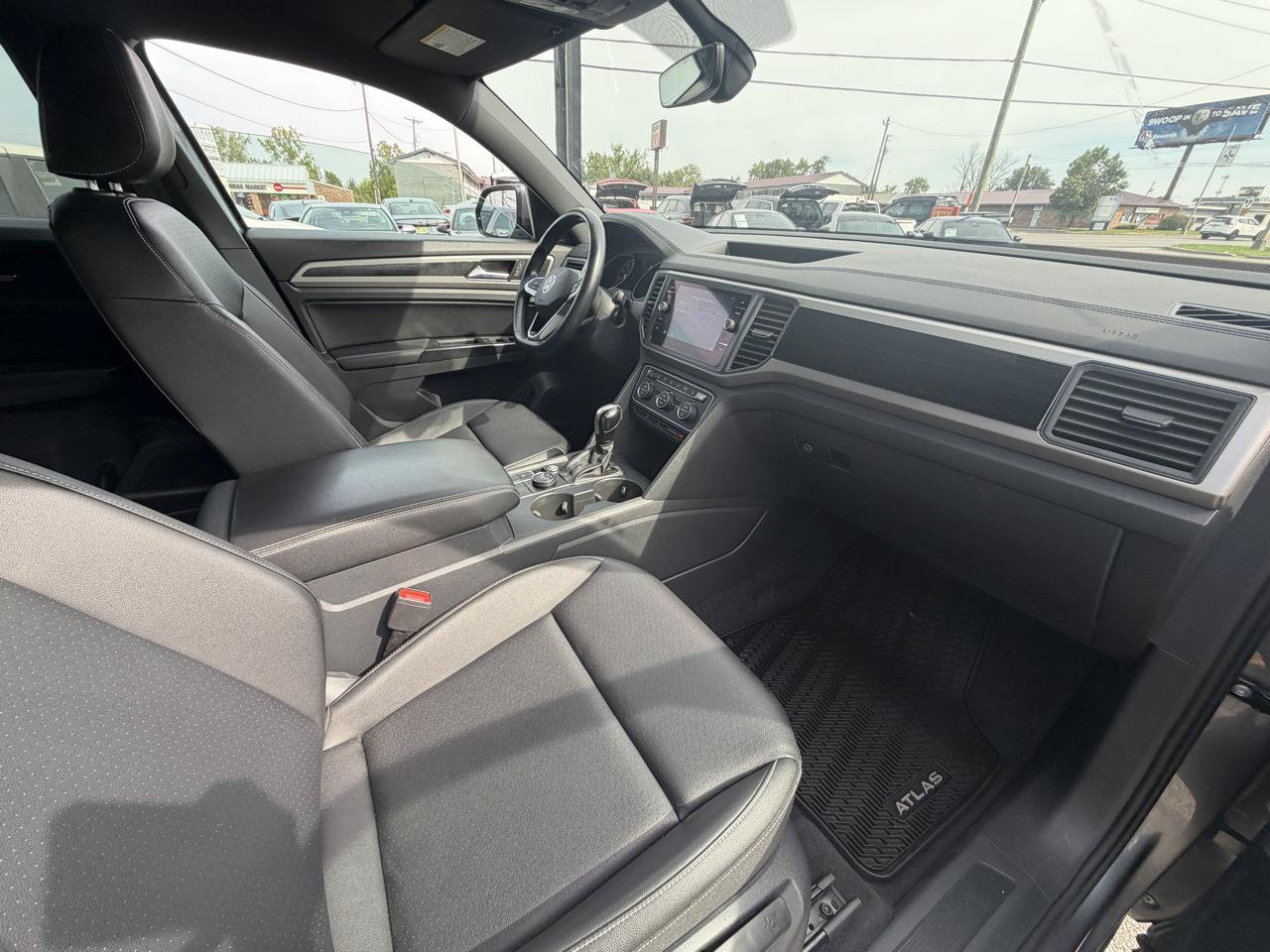 Used 2020 Volkswagen Atlas Cross Sport SE AWD/4WD image 12