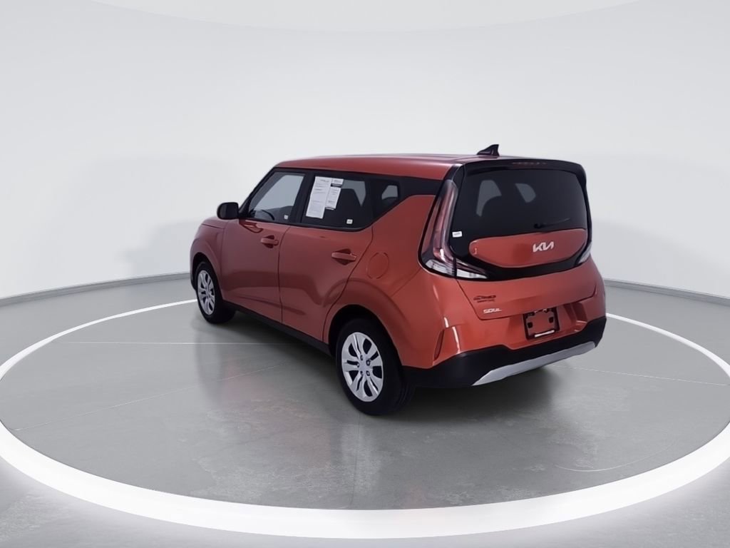 Used 2025 Kia Soul LX FWD image 7