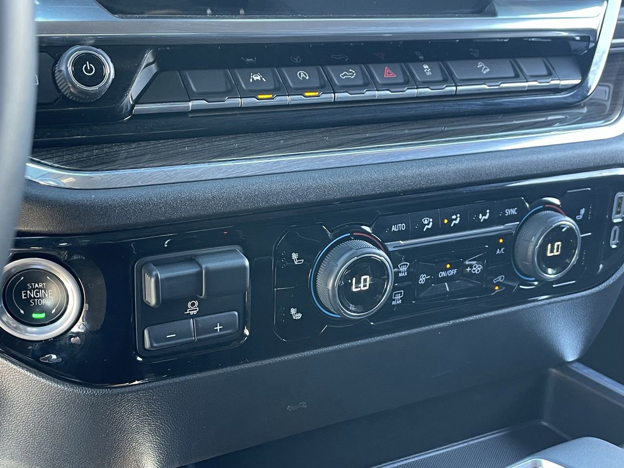 Used 2024 Chevrolet Silverado 1500 LT Trail Boss w/ Convenience Package II image 28