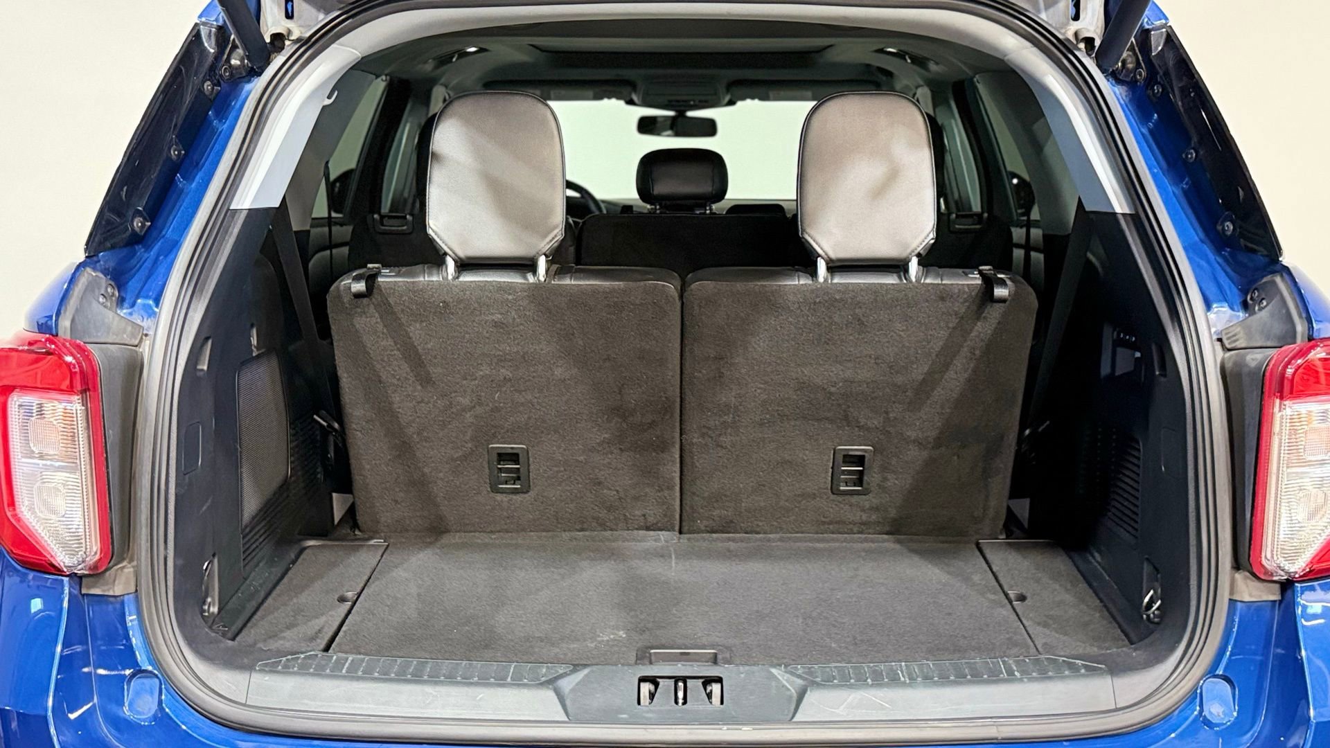 Used 2021 Ford Explorer Limited w/ Equipment Group 301A image 35