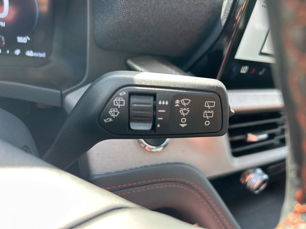 Used 2025 Ford Explorer Active RWD image 28