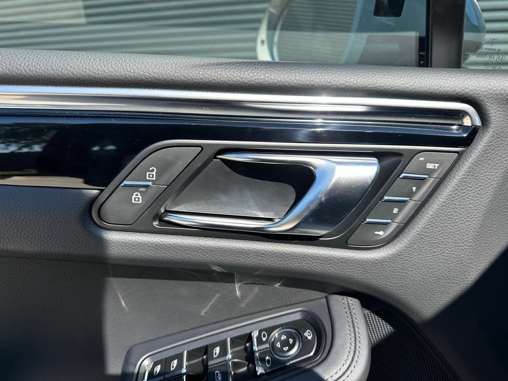 Used 2026 Porsche Macan Turbo AWD/4WD image 20