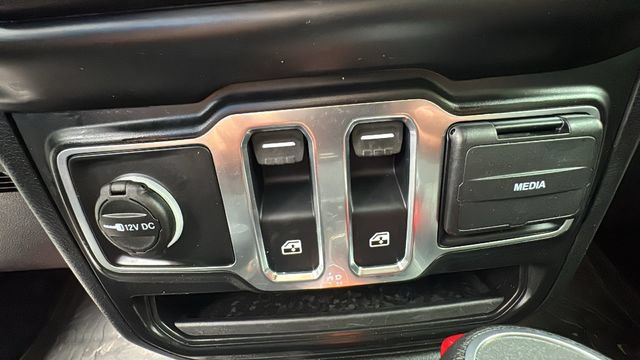 Used 2021 Jeep Wrangler Sport AWD/4WD image 24