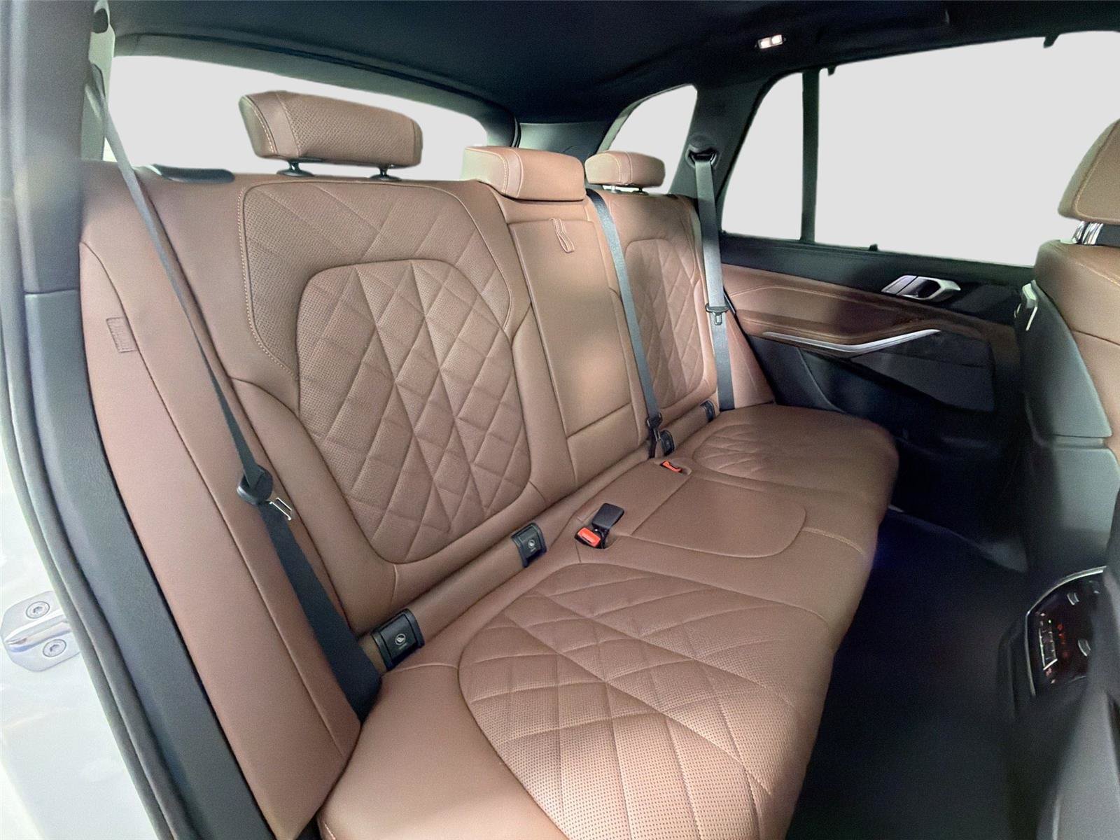 New 2026 BMW X5 xDrive40i w/ Climate Comfort Package AWD/4WD image 27
