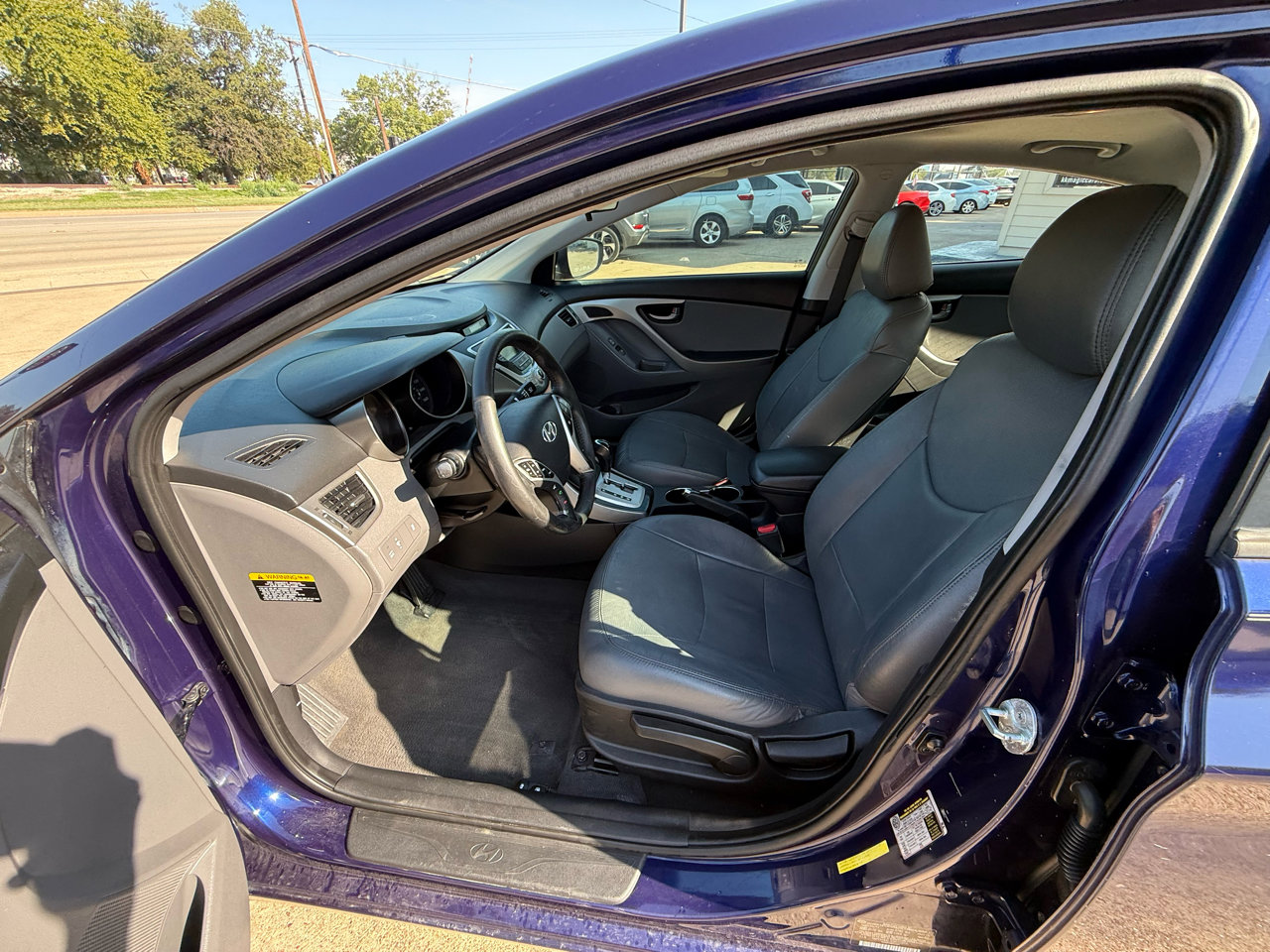 Used 2012 Hyundai Elantra Limited image 12