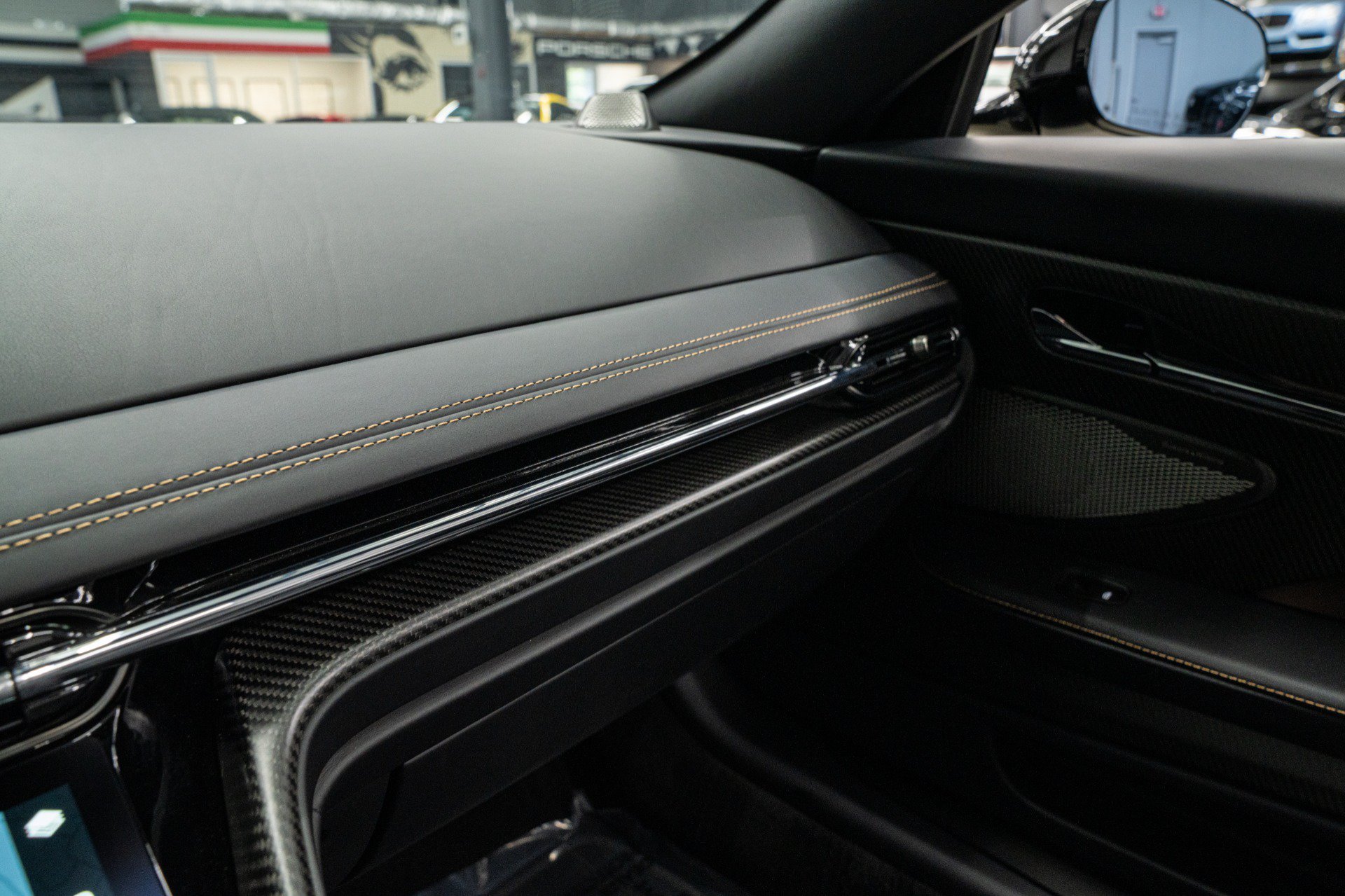 Used 2025 Aston Martin DB12 Convertible RWD image 30