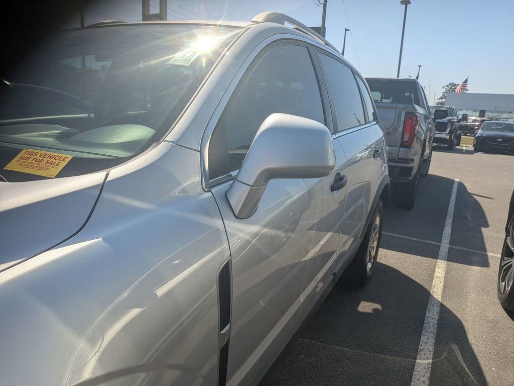 Used 2012 Chevrolet Captiva Sport LS FWD image 4