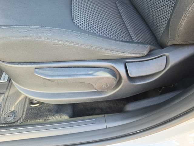 Used 2025 Kia Sportage LX FWD image 29