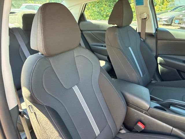 Used 2026 Hyundai Elantra SE FWD image 27