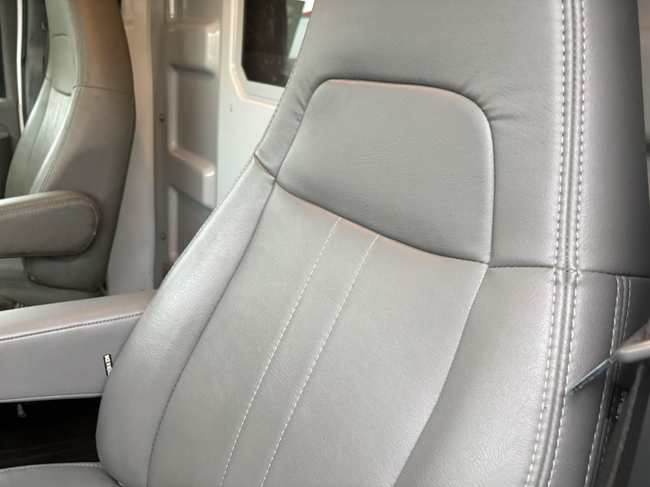 Used 2020 Chevrolet Express 3500 w/ Power Convenience Package RWD image 20