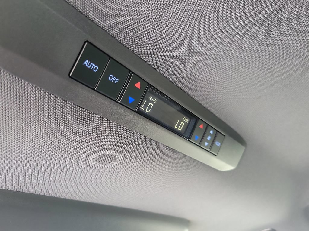 Used 2023 Toyota Sienna XLE Woodland Edition AWD/4WD image 21